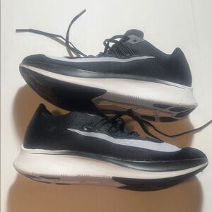 Nike Men's Black and White Athletic Shoes